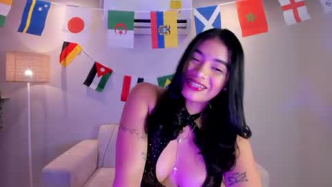 Noemy online show from July 10, 1:27 pm