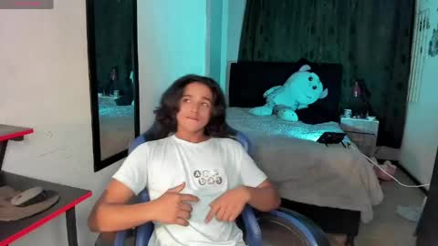 noah_smith04 online show from April 14, 6:27 am