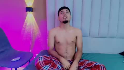 noah online show from April 21, 1:42 am