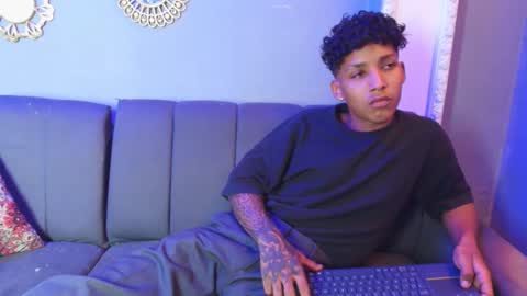 NOAH SMITH online show from March 5, 3:26 am