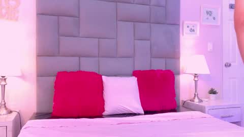 Noah   online show from December 18, 12:22 pm