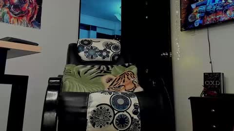 LIAM- noah online show from January 18, 6:32 pm