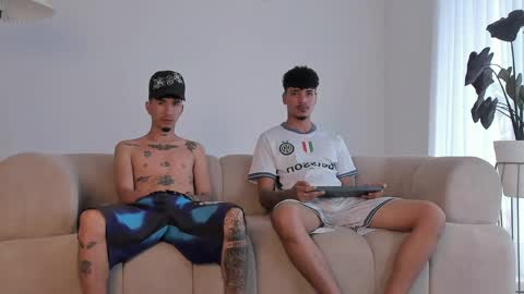 noahdaviss online show from April 21, 10:06 pm