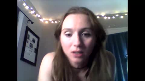 noahlennon00 online show from January 19, 5:28 am