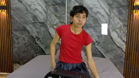    online show from May 22, 11:28 am
