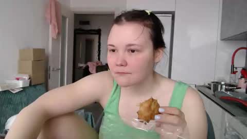 nodarell online show from December 19, 8:21 am