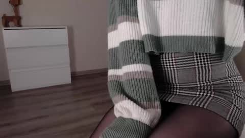 noelleneptune online show from February 7, 1:43 pm