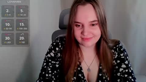 noir_ember_ online show from July 26, 9:51 am