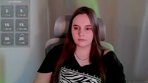 noir_ember_ online show from July 9, 4:33 pm