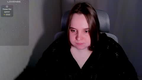 noir_ember_ online show from July 21, 5:59 pm