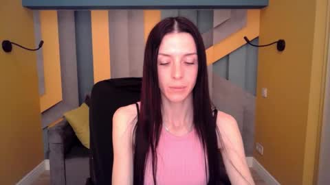 NoirDiva online show from April 22, 6:09 am