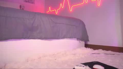 noirelysia online show from February 15, 1:43 pm