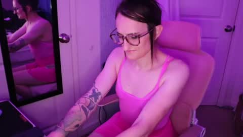 Nolynn online show from November 1, 3:39 am