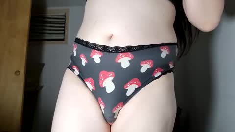 nonbinarybeauty20 online show from February 18, 9:20 am