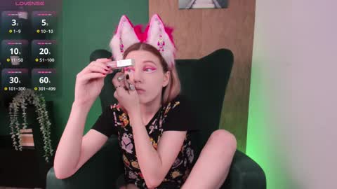 Nora Cutie u online show from March 8, 12:30 pm