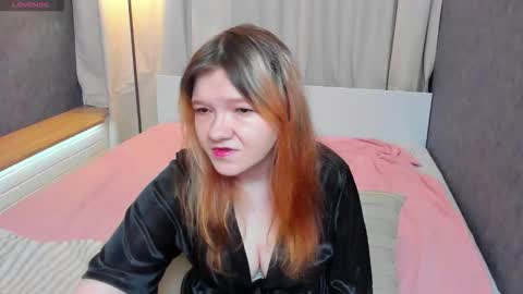 Snapshot of nora_lovvv chatting on October 5, 11:18 am Nora online show from October 5, 11:18 am