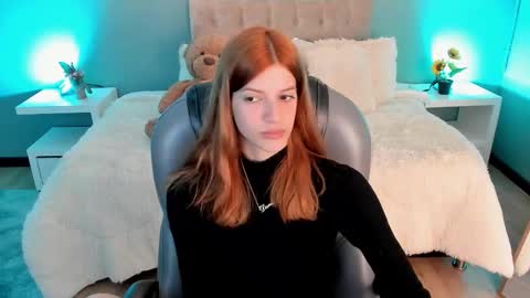 Nora online show from November 7, 8:55 pm