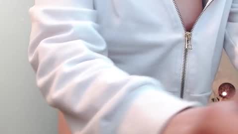 Snapshot of noreen_ chatting on December 17, 3:16 pm noreen_ online show from December 17, 3:16 pm