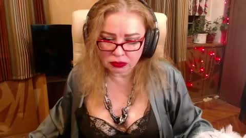 miss Tress online show from July 27, 8:50 pm