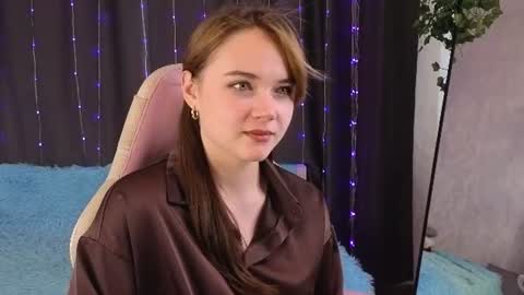 Emily online show from August 3, 4:25 am