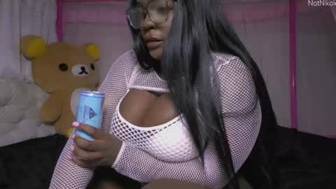 Nikole online show from March 11, 6:33 pm