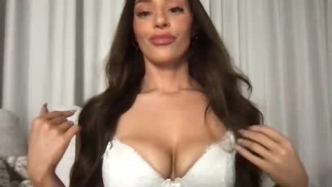 novaleighh online show from January 9, 12:49 am