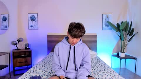 NovayBrian online show from December 3, 4:35 am