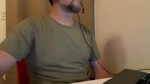 novio_muyalto online show from June 29, 11:37 pm