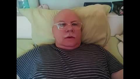 nukiss online show from September 18, 12:20 pm