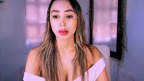 Nycole online show from October 27, 5:35 pm