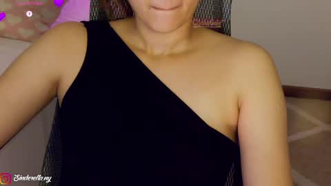 Nylaah online show from May 30, 2:10 am