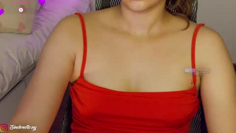 Nylaah online show from June 2, 1:40 am