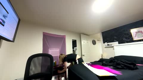 nymphomaticbaby online show from December 4, 3:39 am