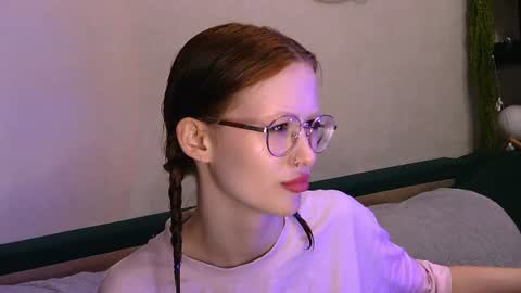 nyra_thira online show from July 6, 1:02 am