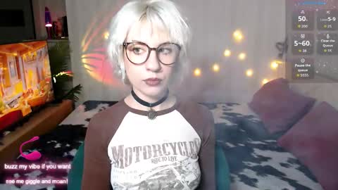 Moonlight online show from December 16, 8:42 am