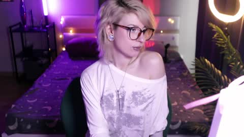 Moonlight online show from April 25, 9:11 am