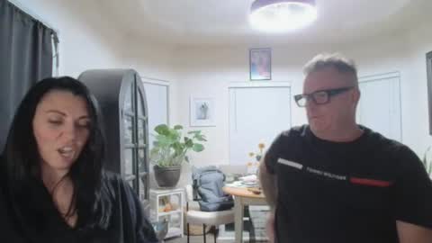 SimplyUs online show from October 17, 8:07 am