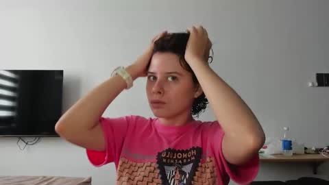 Evie online show from April 20, 6:49 am