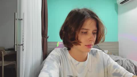 Snapshot of octopussy69x chatting on December 11, 6:36 am Evie online show from December 11, 6:36 am