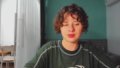 Snapshot of octopussy69x chatting on January 18, 1:08 pm Evie online show from January 18, 1:08 pm