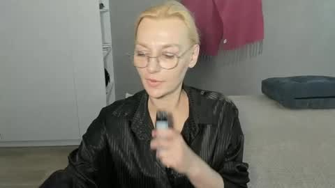 oeigesmik online show from May 30, 10:02 am