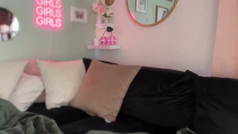 Tams online show from April 1, 2:47 pm