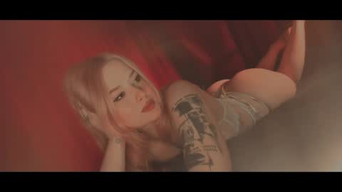 your dear Lilith Chapman online show from May 30, 2:48 pm