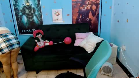 ohmysqueak online show from May 9, 3:29 pm