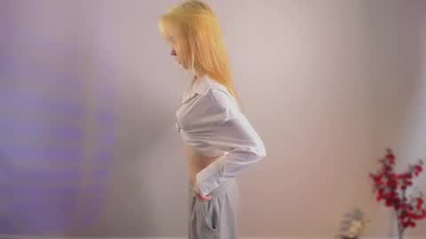 Emi and Ohpi online show from March 24, 1:06 pm