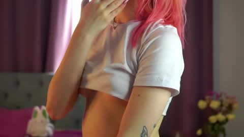 Emi and Ohpi online show from April 27, 1:52 pm