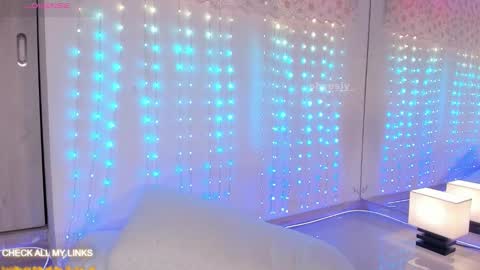 ohyesly_ online show from November 18, 10:51 am