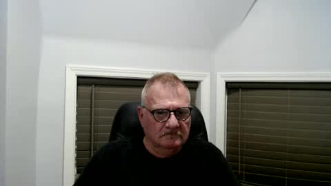 oldguybigd online show from June 19, 4:18 am