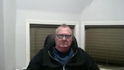 oldguybigd online show from April 15, 3:32 am
