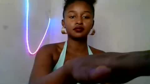 olinah610 online show from May 26, 12:00 pm